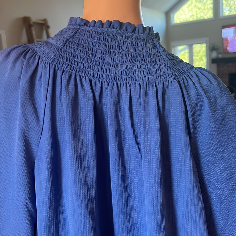 Blue top - Picture 2 of 9